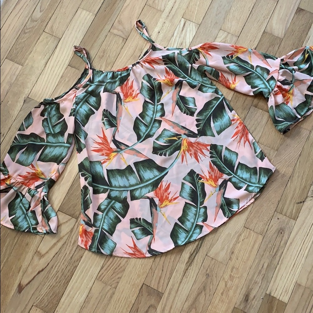 Seven Sisters Cold Shoulder Tropical Floral Top